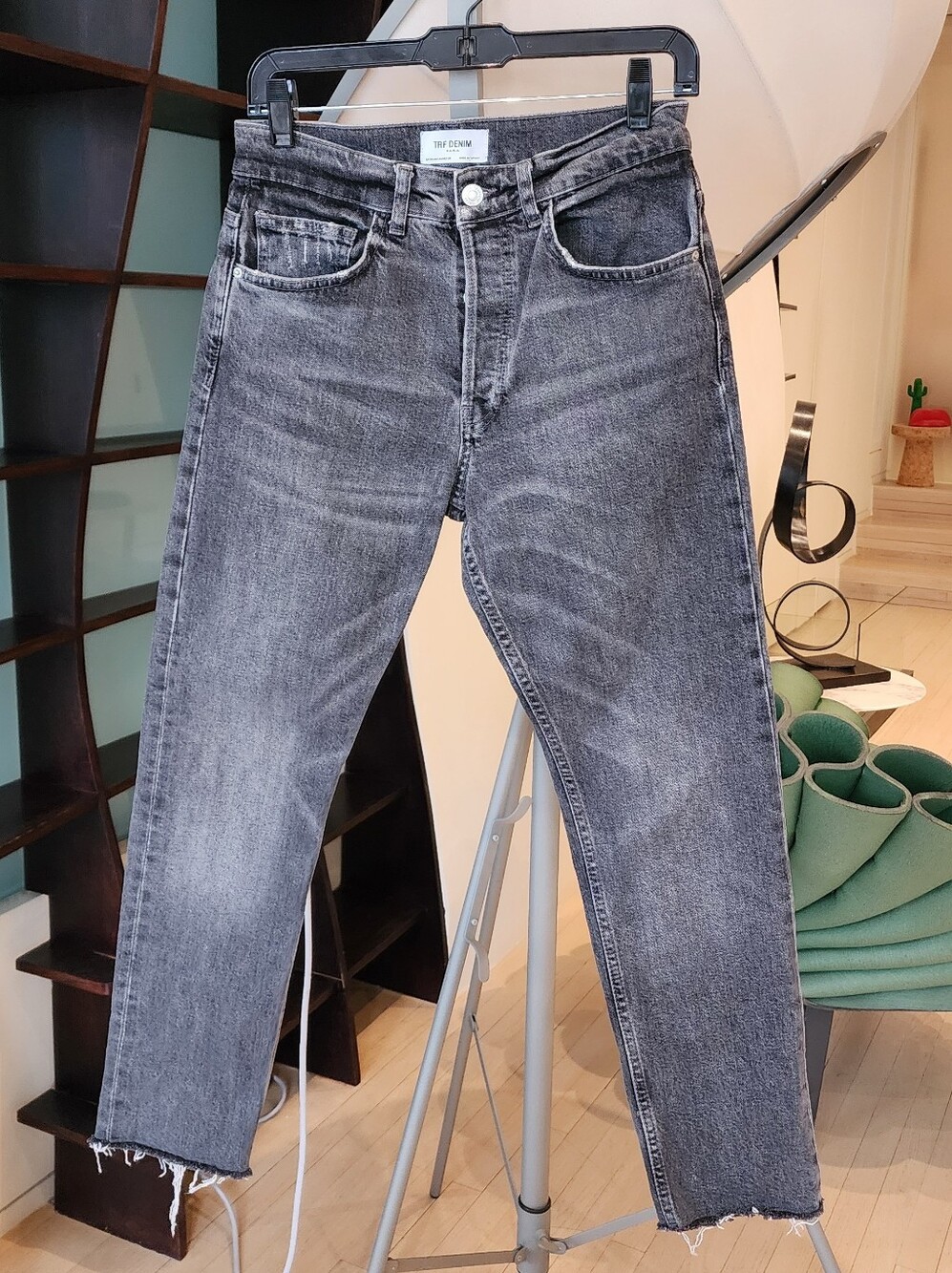 Zara Women's Ankle Cropped Washed Gray Jeans Size 4